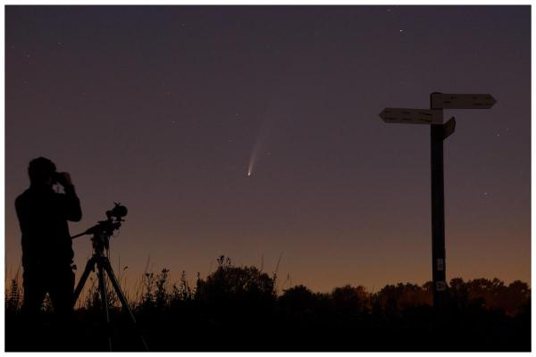 komeet Neowise in de ochtend